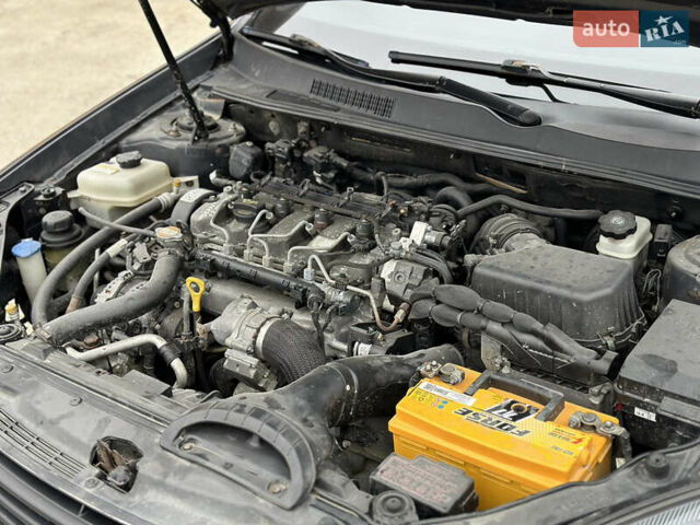 Сірий Кіа Маджентіс, об'ємом двигуна 2 л та пробігом 260 тис. км за 5300 $, фото 24 на Automoto.ua