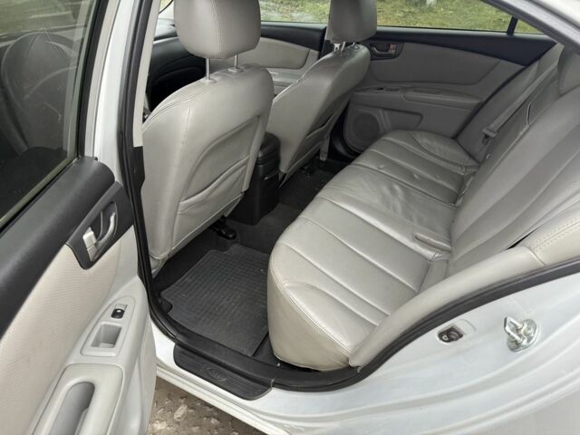 Сірий Кіа Маджентіс, об'ємом двигуна 2 л та пробігом 176 тис. км за 3900 $, фото 6 на Automoto.ua