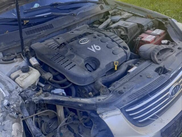 Сірий Кіа Маджентіс, об'ємом двигуна 0 л та пробігом 325 тис. км за 2099 $, фото 2 на Automoto.ua