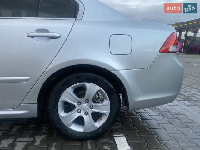 Сірий Кіа Маджентіс, об'ємом двигуна 2 л та пробігом 269 тис. км за 5350 $, фото 11 на Automoto.ua