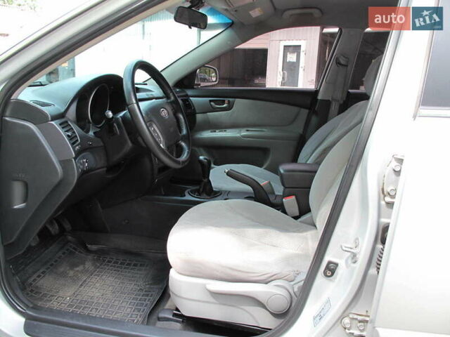 Кіа Маджентіс 2008 у Києві на Automoto.ua Сірий Кіа Маджентіс, об'ємом двигуна 2 л та пробігом 275 тис. км за 5200 $, фото 24 на Automoto.ua
