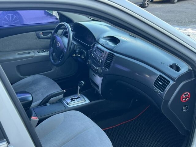 Сірий Кіа Маджентіс, об'ємом двигуна 0 л та пробігом 278 тис. км за 3500 $, фото 5 на Automoto.ua