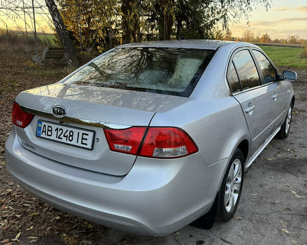 Серый Киа Маджентис, объемом двигателя 2 л и пробегом 171 тыс. км за 4799 $, фото 7 на Automoto.ua