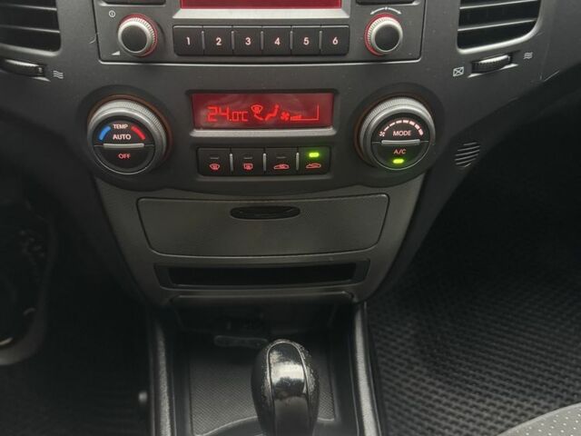 Серый Киа Маджентис, объемом двигателя 2 л и пробегом 266 тыс. км за 6500 $, фото 21 на Automoto.ua