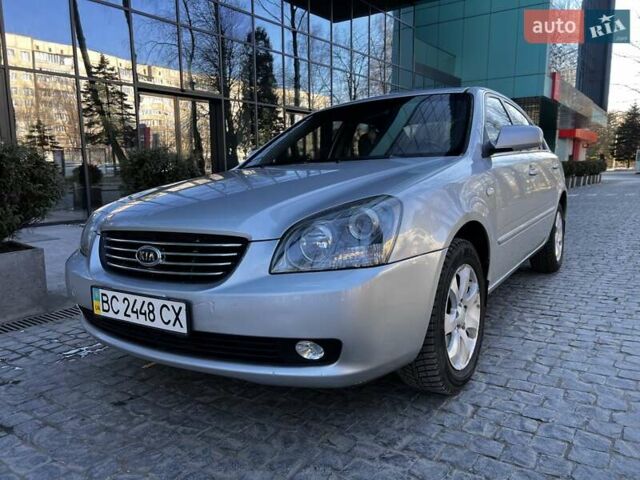 Сірий Кіа Маджентіс, об'ємом двигуна 2 л та пробігом 242 тис. км за 6200 $, фото 1 на Automoto.ua