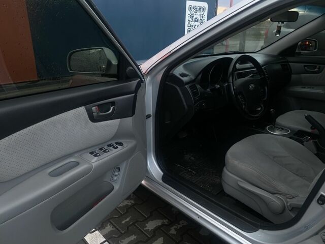 Серый Киа Маджентис, объемом двигателя 2 л и пробегом 269 тыс. км за 5499 $, фото 19 на Automoto.ua