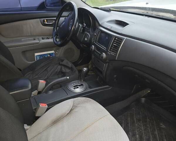 Серый Киа Маджентис, объемом двигателя 2 л и пробегом 324 тыс. км за 3300 $, фото 4 на Automoto.ua