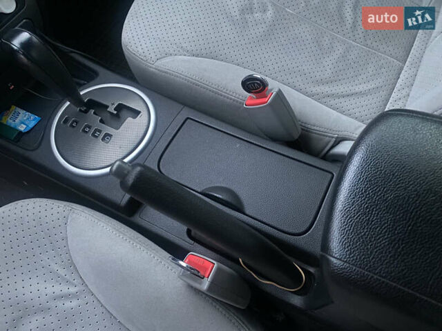 Сірий Кіа Маджентіс, об'ємом двигуна 2 л та пробігом 269 тис. км за 5350 $, фото 34 на Automoto.ua
