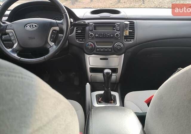 Сірий Кіа Маджентіс, об'ємом двигуна 2 л та пробігом 245 тис. км за 5700 $, фото 24 на Automoto.ua