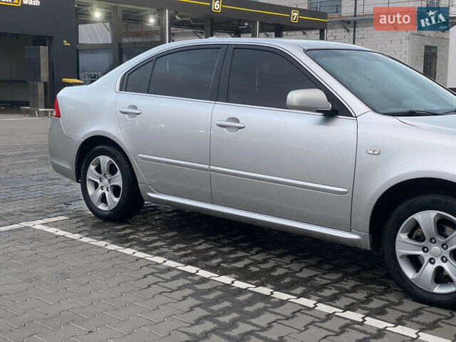 Сірий Кіа Маджентіс, об'ємом двигуна 2 л та пробігом 269 тис. км за 5350 $, фото 21 на Automoto.ua