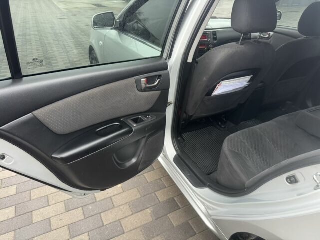 Серый Киа Маджентис, объемом двигателя 2 л и пробегом 266 тыс. км за 6500 $, фото 12 на Automoto.ua