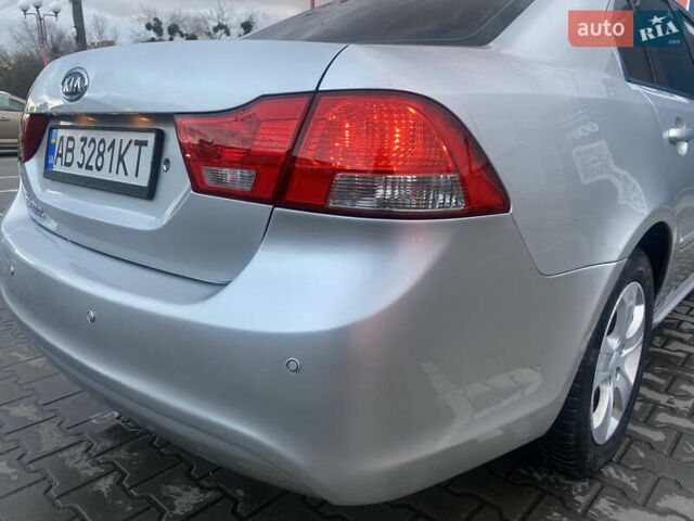 Сірий Кіа Маджентіс, об'ємом двигуна 2 л та пробігом 269 тис. км за 5350 $, фото 17 на Automoto.ua