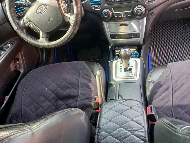 Серый Киа Маджентис, объемом двигателя 2 л и пробегом 344 тыс. км за 5000 $, фото 5 на Automoto.ua