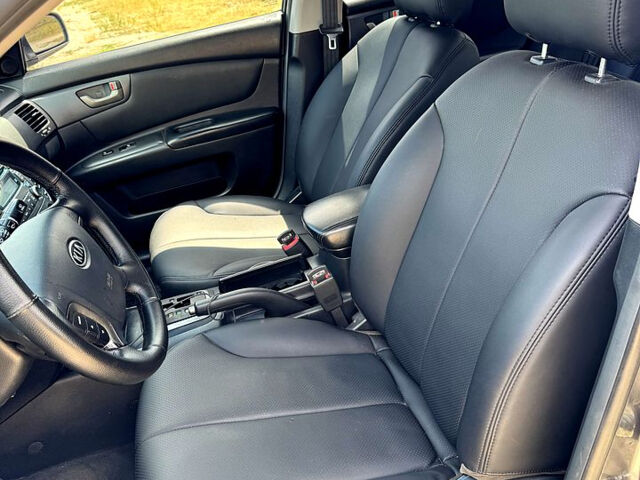 Киа Маджентис 2008 в Николаеве на Automoto.ua Серый Киа Маджентис, объемом двигателя 2 л и пробегом 269 тыс. км за 4250 $, фото 9 на Automoto.ua