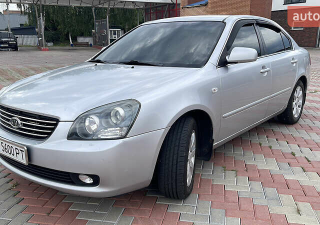 Сірий Кіа Маджентіс, об'ємом двигуна 2 л та пробігом 303 тис. км за 6500 $, фото 4 на Automoto.ua