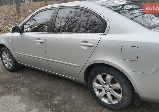 Сірий Кіа Маджентіс, об'ємом двигуна 2 л та пробігом 245 тис. км за 5700 $, фото 8 на Automoto.ua