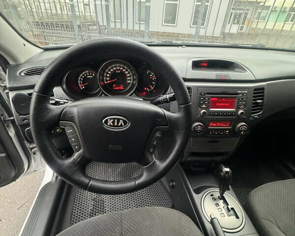 Сірий Кіа Маджентіс, об'ємом двигуна 2 л та пробігом 265 тис. км за 6500 $, фото 17 на Automoto.ua