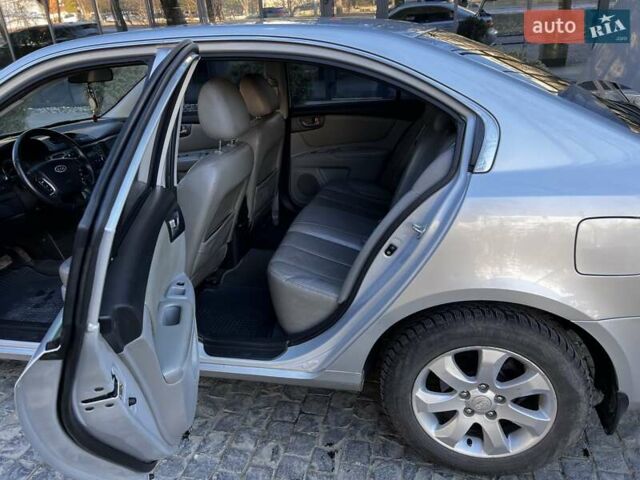 Сірий Кіа Маджентіс, об'ємом двигуна 2 л та пробігом 242 тис. км за 6200 $, фото 15 на Automoto.ua