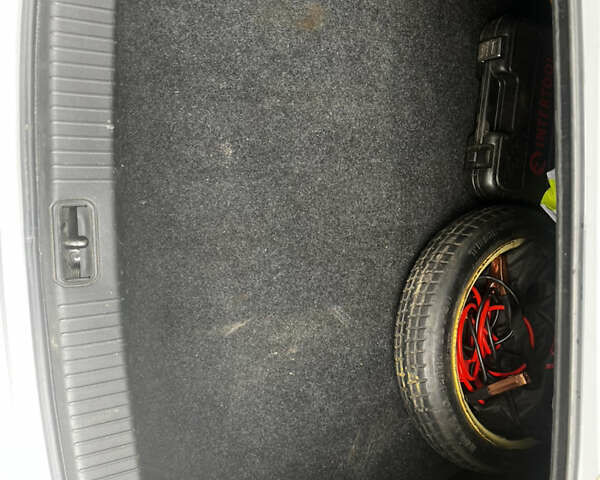 Серый Киа Маджентис, объемом двигателя 2 л и пробегом 275 тыс. км за 5750 $, фото 11 на Automoto.ua