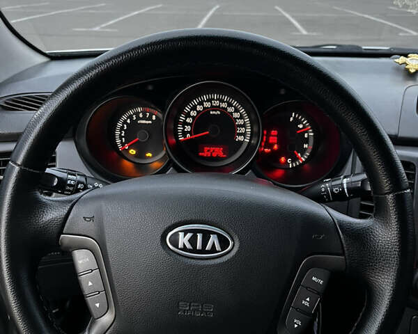 Серый Киа Маджентис, объемом двигателя 2 л и пробегом 291 тыс. км за 6500 $, фото 13 на Automoto.ua