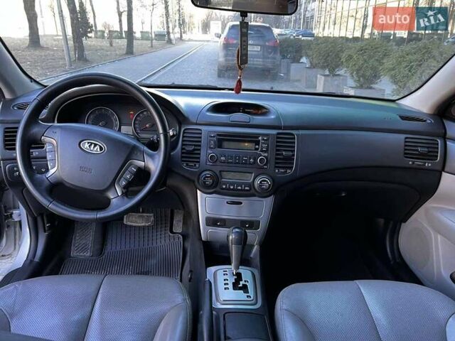 Сірий Кіа Маджентіс, об'ємом двигуна 2 л та пробігом 242 тис. км за 6200 $, фото 46 на Automoto.ua