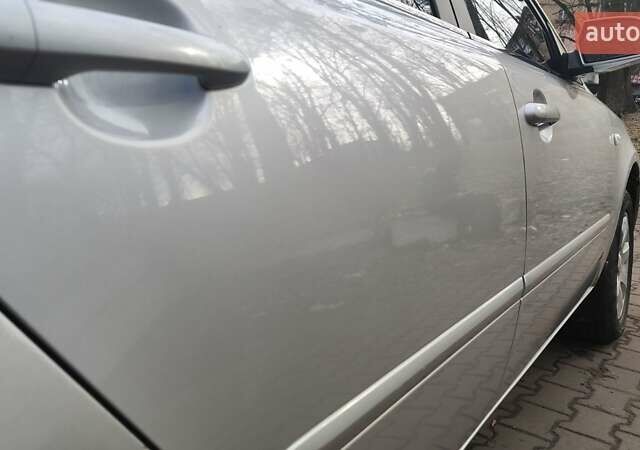 Сірий Кіа Маджентіс, об'ємом двигуна 2 л та пробігом 245 тис. км за 5700 $, фото 10 на Automoto.ua