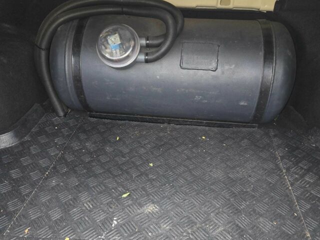 Серый Киа Маджентис, объемом двигателя 2 л и пробегом 324 тыс. км за 2200 $, фото 8 на Automoto.ua