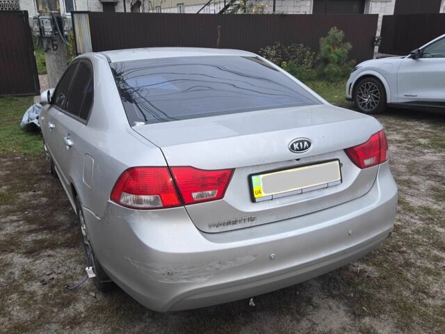 Серый Киа Маджентис, объемом двигателя 2 л и пробегом 324 тыс. км за 2200 $, фото 2 на Automoto.ua