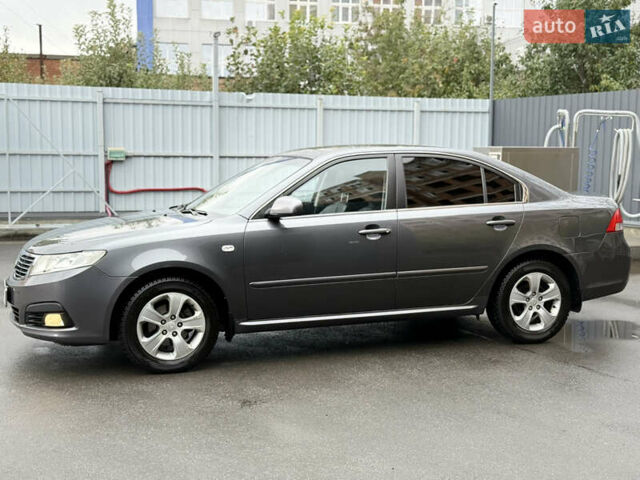 Сірий Кіа Маджентіс, об'ємом двигуна 2 л та пробігом 154 тис. км за 7500 $, фото 1 на Automoto.ua