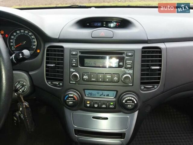 Серый Киа Маджентис, объемом двигателя 2 л и пробегом 158 тыс. км за 5700 $, фото 10 на Automoto.ua