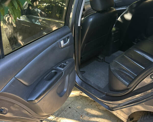 Серый Киа Маджентис, объемом двигателя 2 л и пробегом 310 тыс. км за 5400 $, фото 6 на Automoto.ua