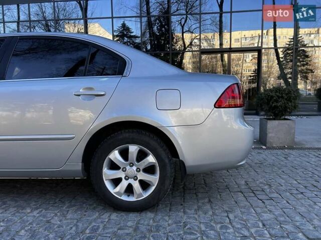 Сірий Кіа Маджентіс, об'ємом двигуна 2 л та пробігом 242 тис. км за 6200 $, фото 7 на Automoto.ua