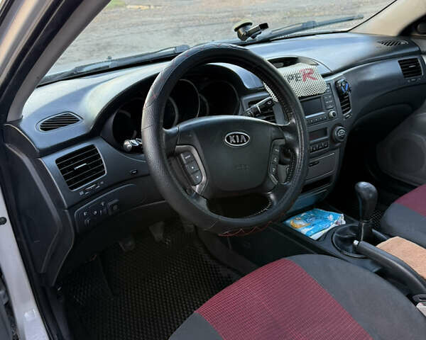 Серый Киа Маджентис, объемом двигателя 2 л и пробегом 171 тыс. км за 4799 $, фото 9 на Automoto.ua