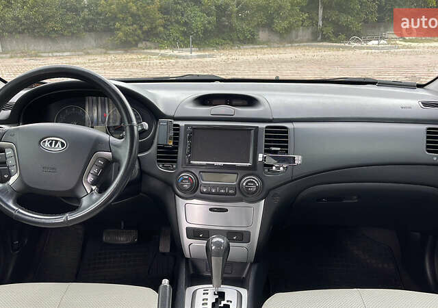 Сірий Кіа Маджентіс, об'ємом двигуна 2 л та пробігом 303 тис. км за 6500 $, фото 6 на Automoto.ua