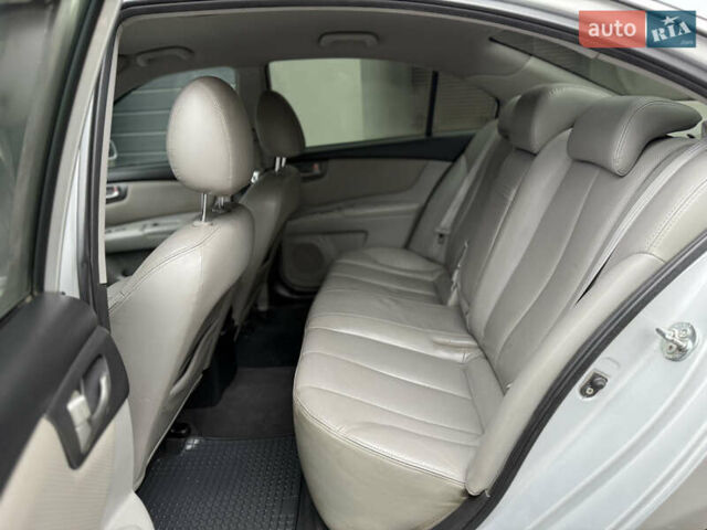 Сірий Кіа Маджентіс, об'ємом двигуна 2 л та пробігом 176 тис. км за 5200 $, фото 20 на Automoto.ua