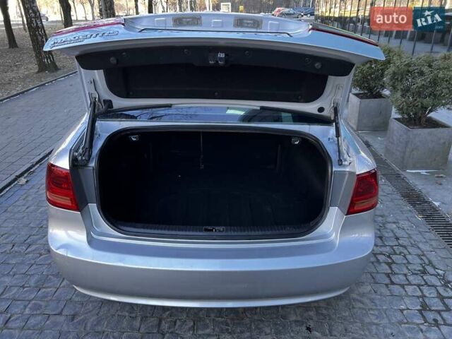Сірий Кіа Маджентіс, об'ємом двигуна 2 л та пробігом 242 тис. км за 6200 $, фото 21 на Automoto.ua