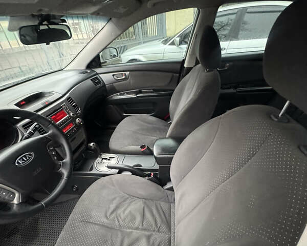 Сірий Кіа Маджентіс, об'ємом двигуна 2 л та пробігом 265 тис. км за 6500 $, фото 18 на Automoto.ua