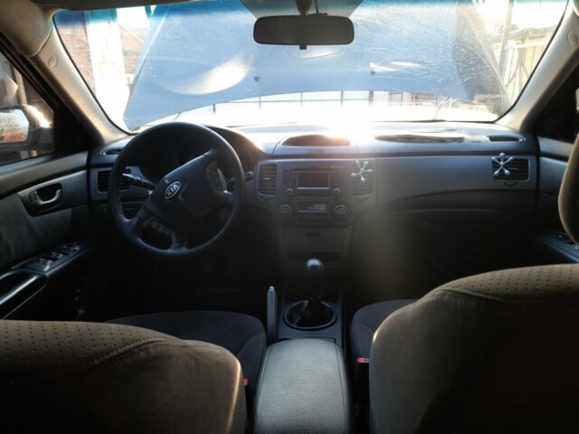 Серый Киа Маджентис, объемом двигателя 2 л и пробегом 267 тыс. км за 2200 $, фото 3 на Automoto.ua