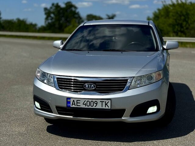 Сірий Кіа Маджентіс, об'ємом двигуна 2 л та пробігом 208 тис. км за 7200 $, фото 2 на Automoto.ua