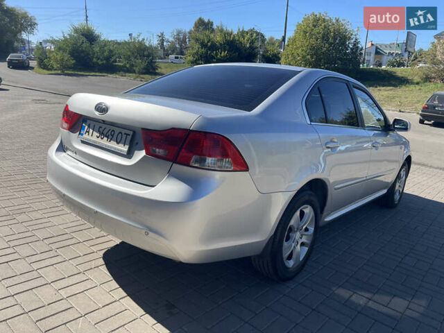 Сірий Кіа Маджентіс, об'ємом двигуна 2 л та пробігом 177 тис. км за 6800 $, фото 3 на Automoto.ua