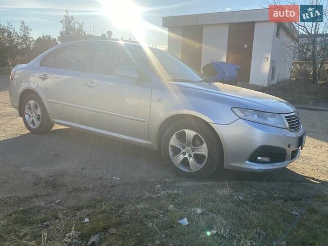 Серый Киа Маджентис, объемом двигателя 2 л и пробегом 316 тыс. км за 6000 $, фото 2 на Automoto.ua