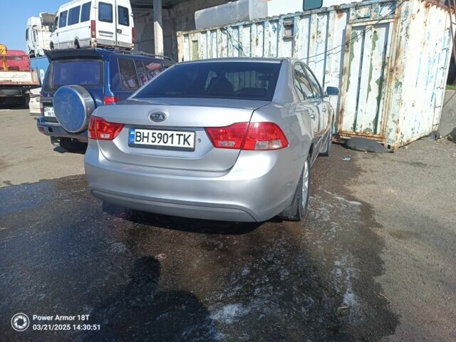 Сірий Кіа Маджентіс, об'ємом двигуна 2 л та пробігом 157 тис. км за 6000 $, фото 6 на Automoto.ua