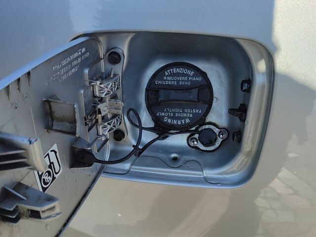 Серый Киа Маджентис, объемом двигателя 2 л и пробегом 185 тыс. км за 7150 $, фото 3 на Automoto.ua