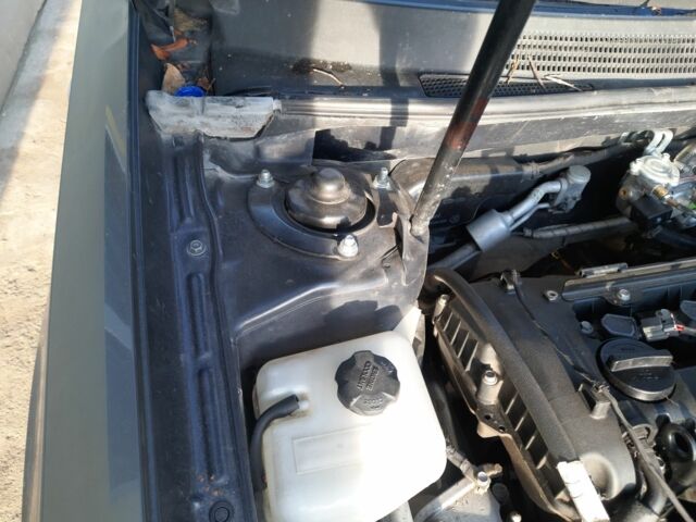 Серый Киа Маджентис, объемом двигателя 2 л и пробегом 267 тыс. км за 2200 $, фото 4 на Automoto.ua