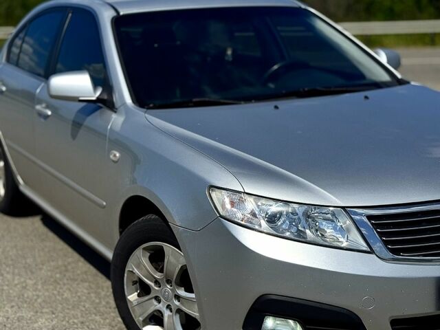 Сірий Кіа Маджентіс, об'ємом двигуна 2 л та пробігом 208 тис. км за 7200 $, фото 4 на Automoto.ua