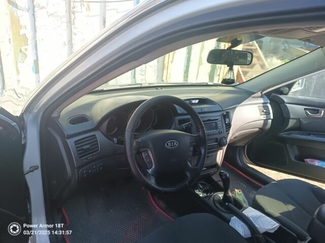 Сірий Кіа Маджентіс, об'ємом двигуна 2 л та пробігом 157 тис. км за 6000 $, фото 3 на Automoto.ua