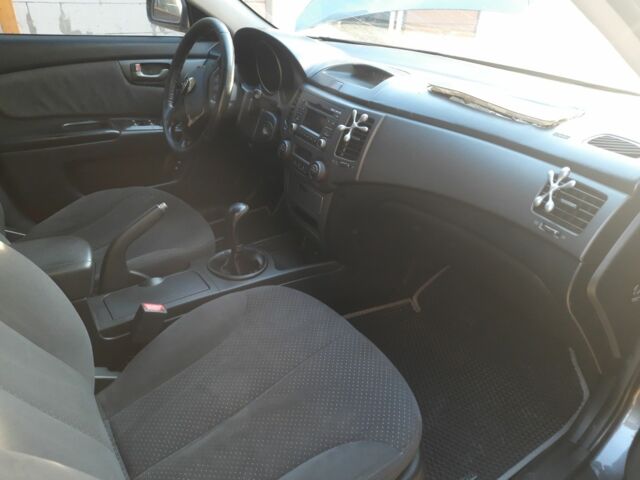 Серый Киа Маджентис, объемом двигателя 2 л и пробегом 267 тыс. км за 2200 $, фото 2 на Automoto.ua