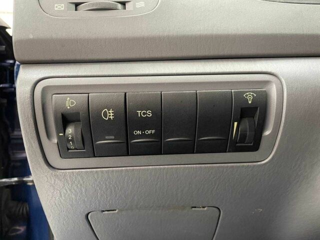 Синій Кіа Маджентіс, об'ємом двигуна 2 л та пробігом 207 тис. км за 3990 $, фото 10 на Automoto.ua