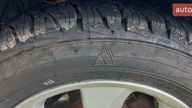 Киа Маджентис 2005 в Зенькове на Automoto.ua Синий Киа Маджентис, объемом двигателя 2 л и пробегом 240 тыс. км за 4900 $, фото 24 на Automoto.ua