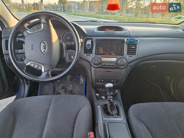 Синій Кіа Маджентіс, об'ємом двигуна 1.99 л та пробігом 316 тис. км за 4500 $, фото 8 на Automoto.ua